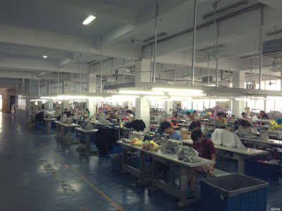 寧波市鄞州新博服飾 匠心織就時尚，創(chuàng)新引領(lǐng)服裝潮流