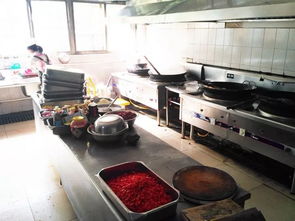 繡湖中學(xué)雙校區(qū)食堂同獲金華市餐飲服務(wù)食品安全最高等級(jí)認(rèn)證